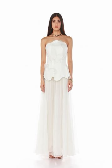 Abito da sera con dettaglio a farfalla color osso